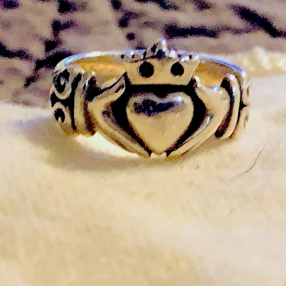 James Avery Adorned Claddagh Ring. Nwot too small for me. Excellent condition!